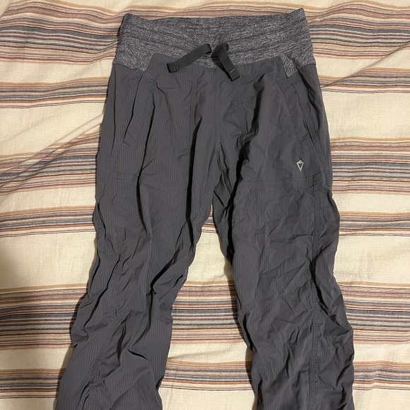 Iviva Size 10 Cropped Pants - Picture 1 of 3